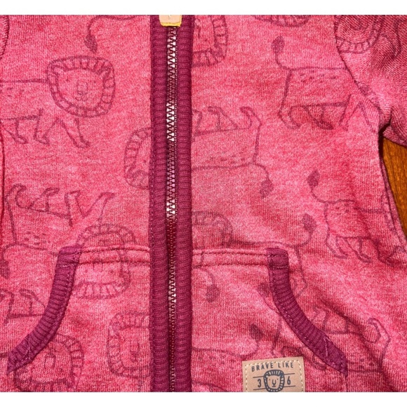 CARTERS LITTLE LION BABY FLEECE ROMPER with ZIP AND FRONT POCKETS  (0-3 months) - Picture 3 of 3